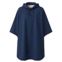 Cape de pluie vélo Badawin bleue face avec capuche, imperméable et pratique pour cyclistes urbains.