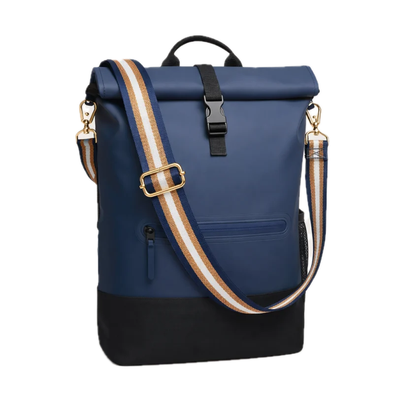 Bandoulière de sac réglable bleu avec mousquetons dorés sur un sac Anna bleu