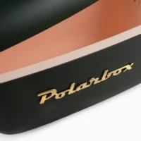 Zoom sur le logo doré de la glacière Polarbox Green Forest.