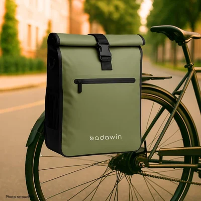 Sacoche Aaron fixée sur un porte-bagages de vélo, sac étanche 23L pour cyclistes urbains