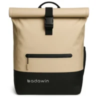 Sac à dos vélo Badawin Anna couleur sable, vue de face, avec fermeture roll-top et poche zippée avant noire.